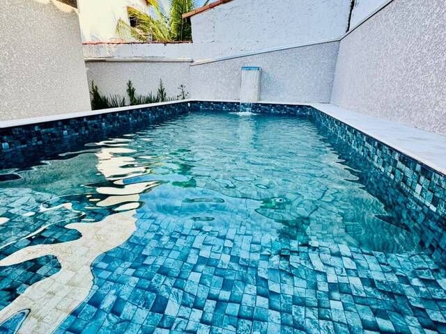 CASA COM PISCINA para Venda em Itanhaém - 2