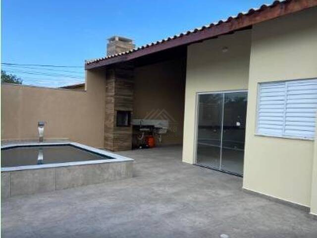 CASA COM PISCINA para Venda em Itanhaém - 4