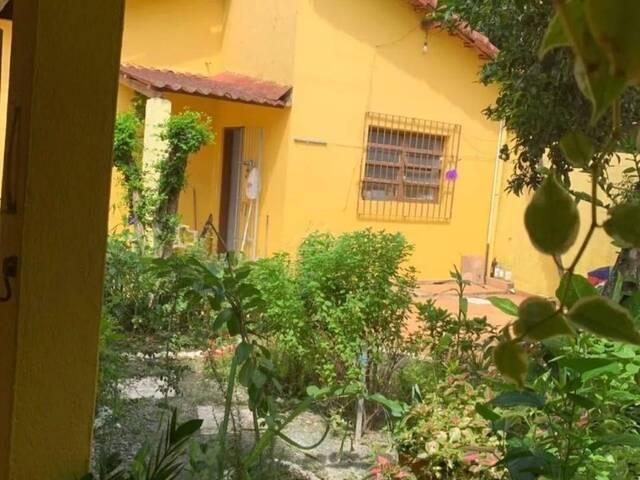 CASA COM PISCINA para Venda em Itanhaém - 2