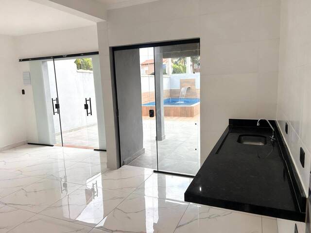 CASA COM PISCINA para Venda em Itanhaém - 4