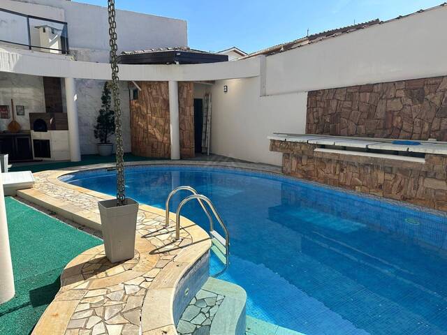 CASA COM PISCINA para Venda em Itanhaém - 4