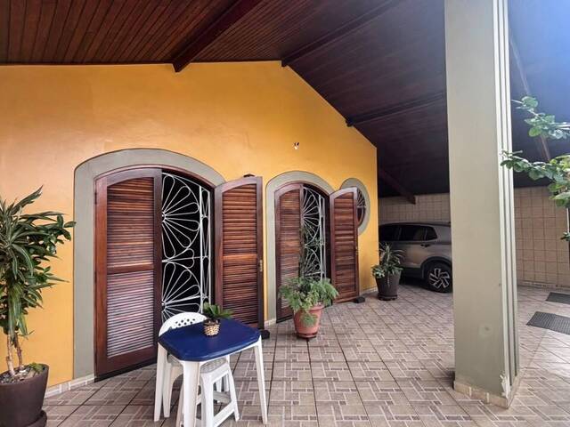 CASA COM PISCINA para Venda em Itanhaém - 2