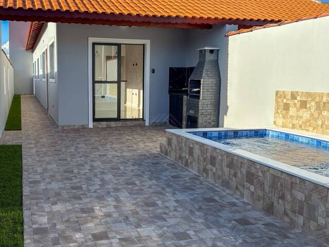 CASA COM PISCINA para Venda em Mongaguá - 3