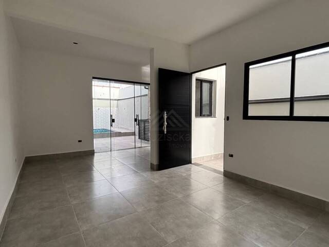 CASA COM PISCINA para Venda em Itanhaém - 5