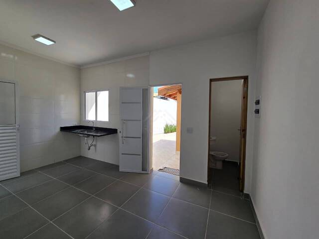 CASA COM PISCINA para Venda em Itanhaém - 5