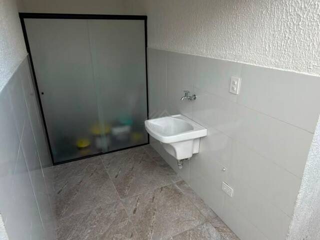 CASA COM PISCINA para Venda em Itanhaém - 5