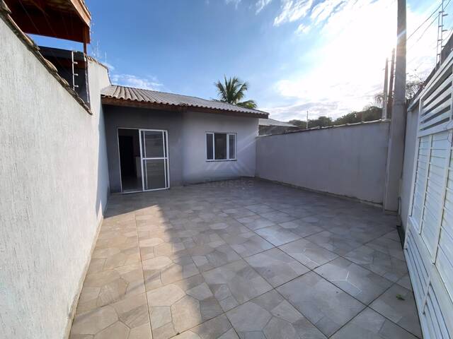 #CA853 - CASA COM PISCINA para Venda em Itanhaém - SP