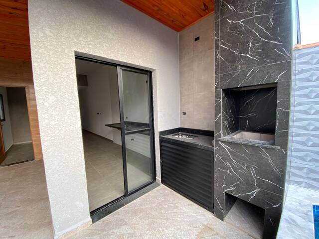 CASA COM PISCINA para Venda em Itanhaém - 2