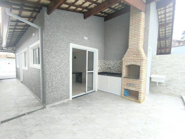 CASA COM PISCINA para Venda em Itanhaém - 2