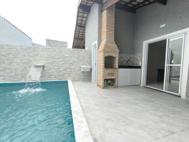 CASA COM PISCINA para Venda em Itanhaém - 4