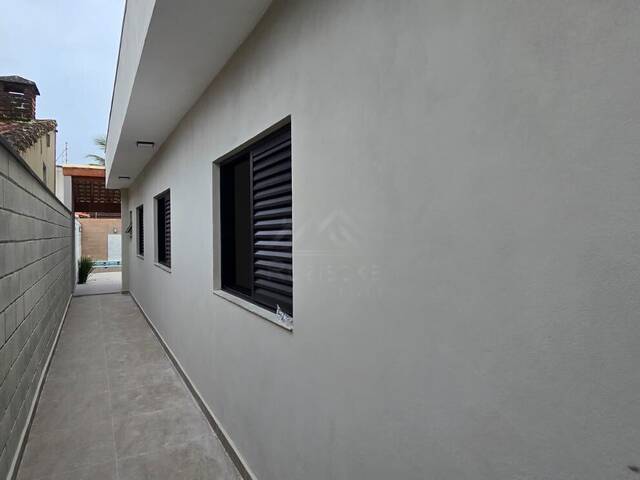 CASA COM PISCINA para Venda em Itanhaém - 5
