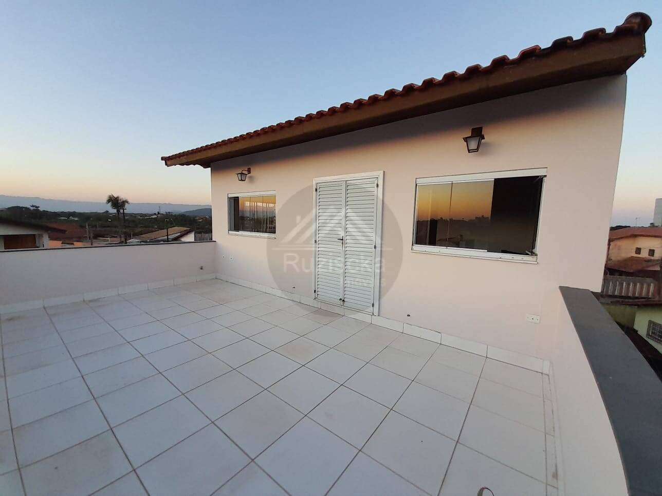 Casa, 6 quartos, 315 m² - Foto 3
