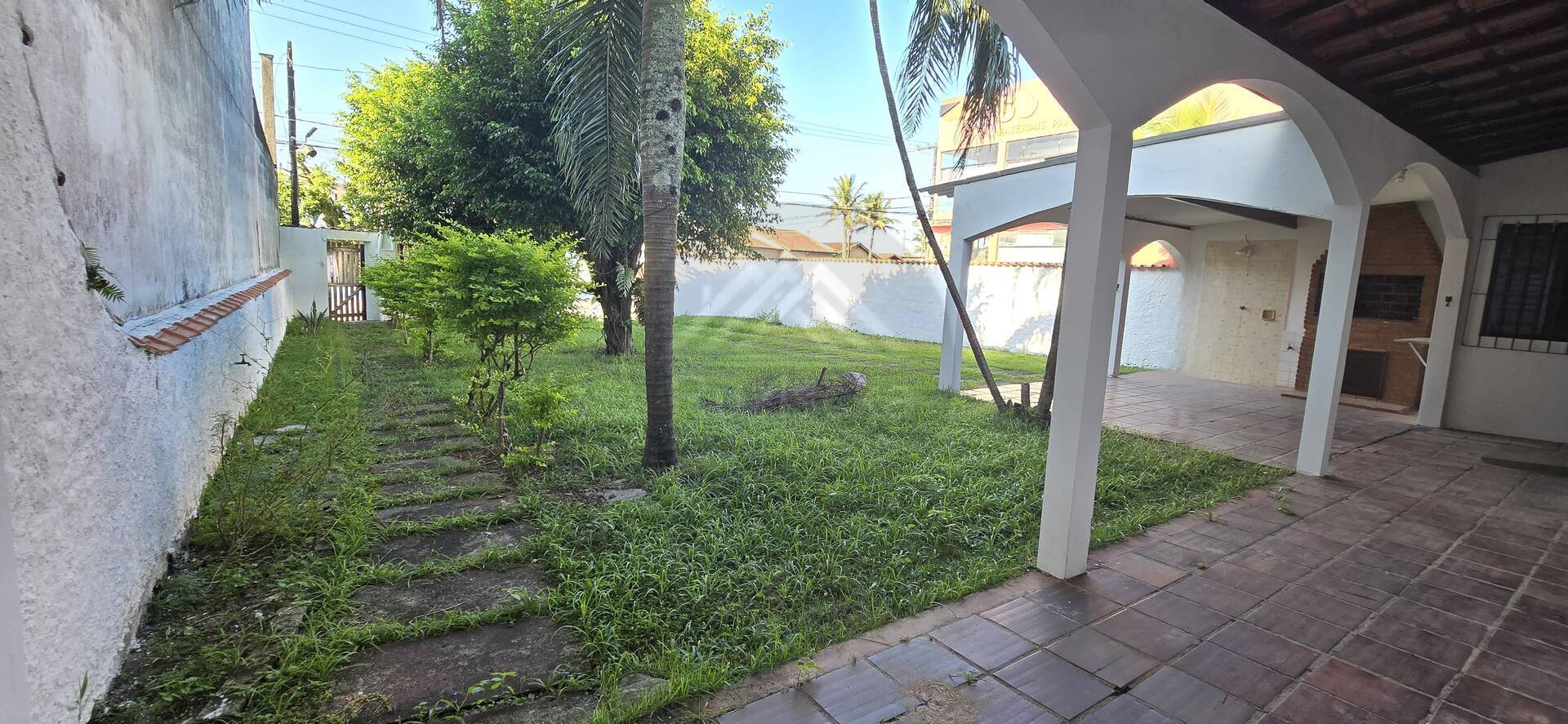 EDICULA Á VENDA EM ITANHAÉM - BOPIRANGA Á 900M DO MAR