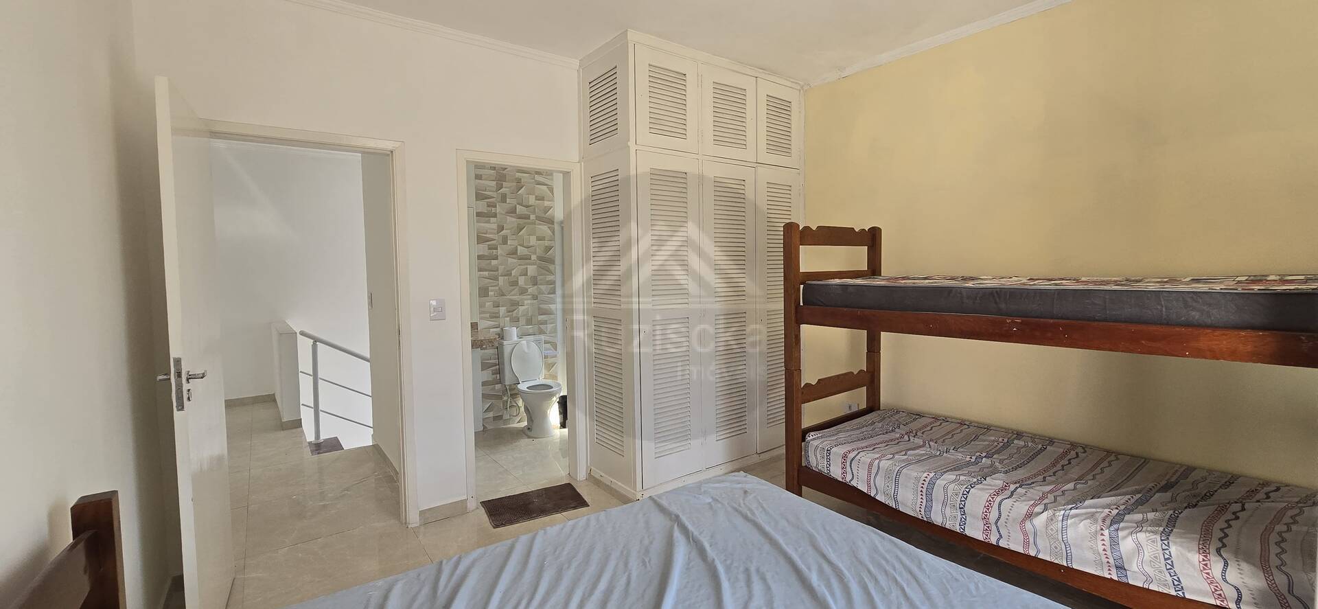 Casa nova com piscina , 04 quartos  e apenas 100m do mar- Itanhaém/SP.