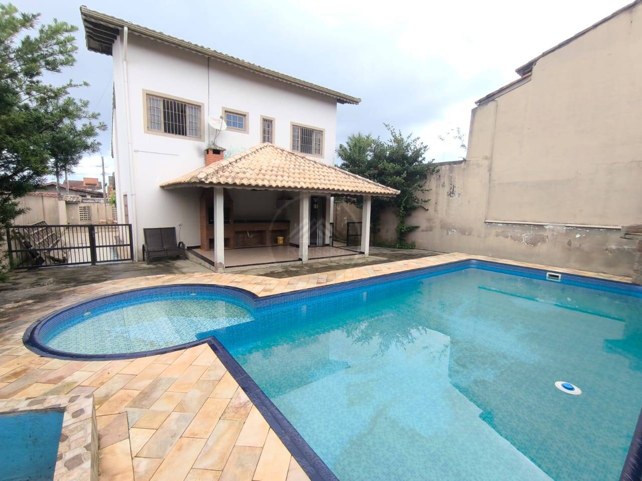Casa, 3 quartos, 175 m² - Foto 1