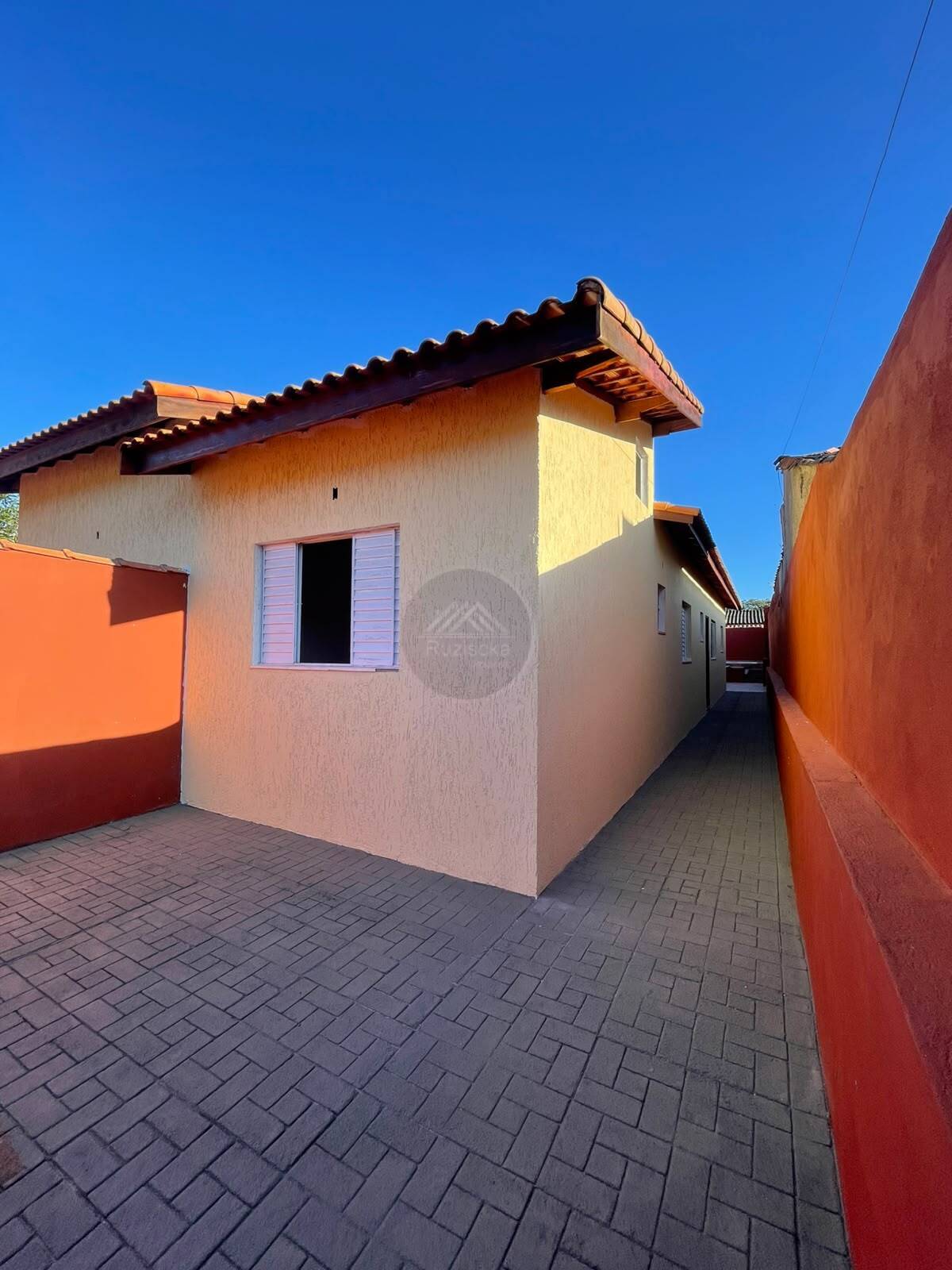Casa, 2 quartos, 70 m² - Foto 1