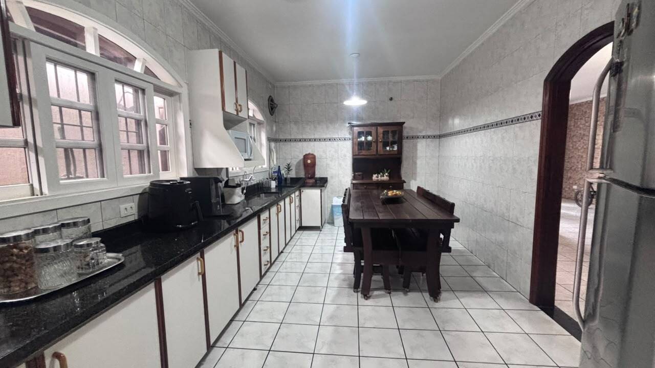 Casa, 5 quartos, 169 m² - Foto 4