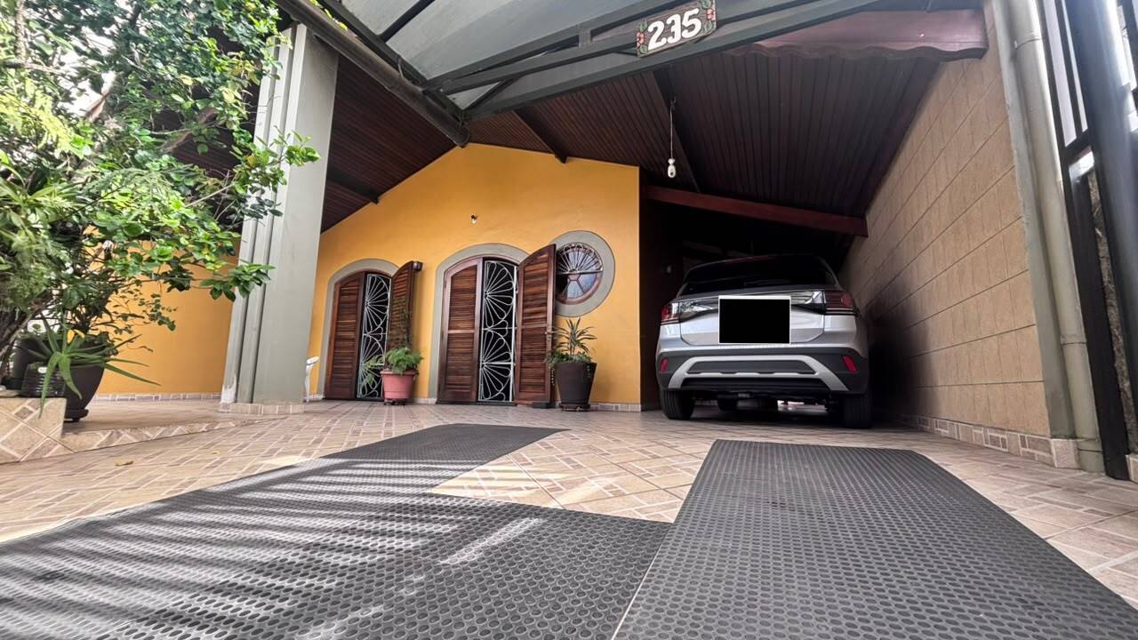 Casa, 5 quartos, 169 m² - Foto 1