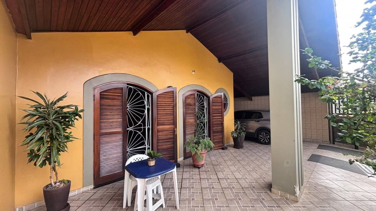 Casa, 5 quartos, 169 m² - Foto 2