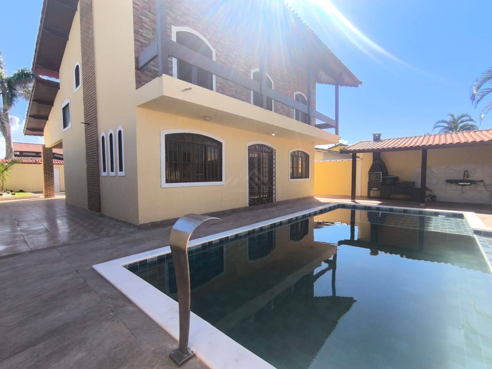 Casa, 4 quartos, 217 m² - Foto 2