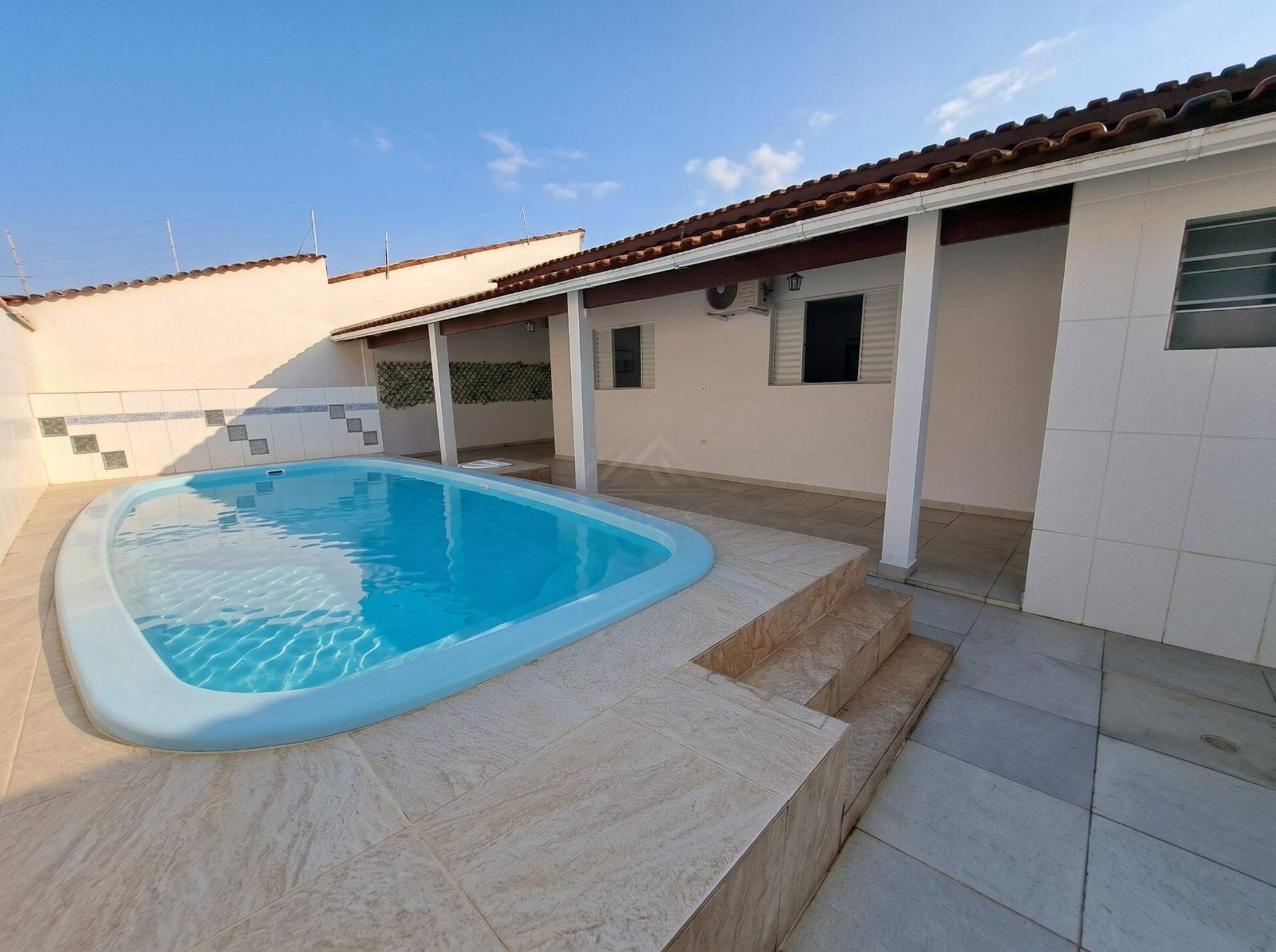 Casa, 4 quartos, 164 m² - Foto 1
