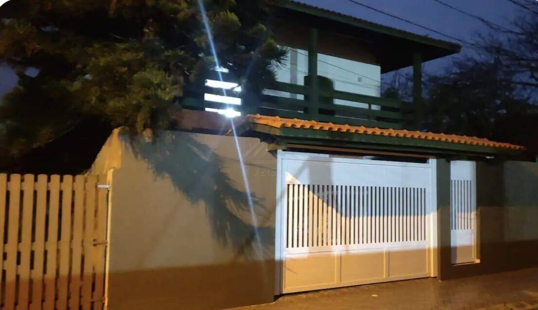 Casa, 3 quartos, 263 m² - Foto 1